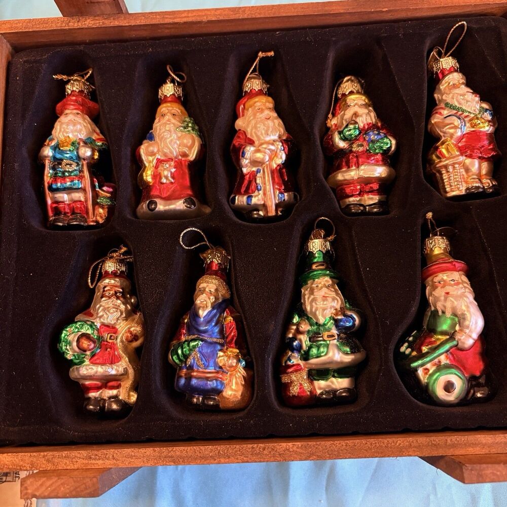 THOMAS PACCONI 2002 18 GLASS ORNAMENT SET OF SANTAS AROUND THE WORLD WOOD CRATE